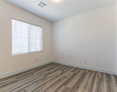 12333 Silvana Street - Photo Thumbnail 18