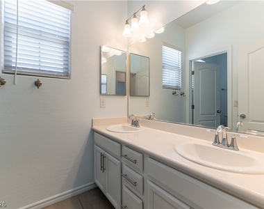 12333 Silvana Street - Photo Thumbnail 16