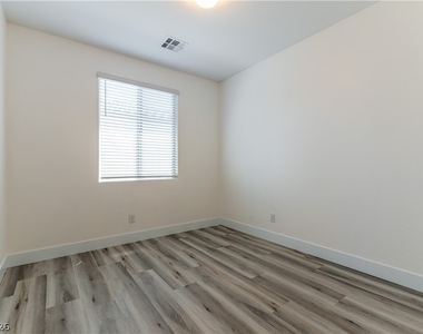 12333 Silvana Street - Photo Thumbnail 20