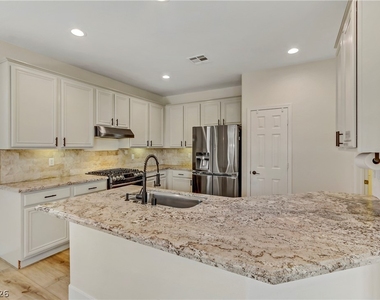 11223 Tribiani Ave Avenue - Photo Thumbnail 9