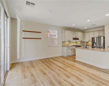 11223 Tribiani Ave Avenue - Photo Thumbnail 8