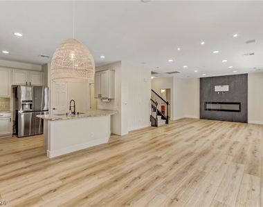 11223 Tribiani Ave Avenue - Photo Thumbnail 3