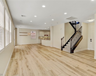 11223 Tribiani Ave Avenue - Photo Thumbnail 6