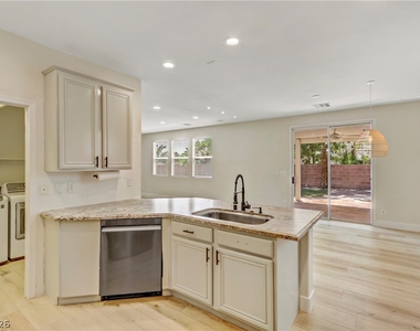 11223 Tribiani Ave Avenue - Photo Thumbnail 11