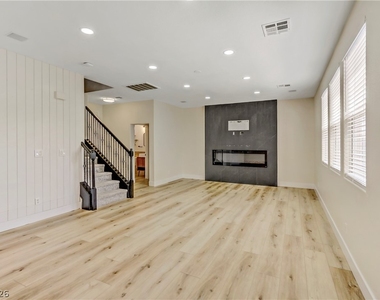 11223 Tribiani Ave Avenue - Photo Thumbnail 1