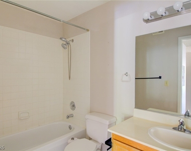 1575 W Warm Springs Road - Photo Thumbnail 6