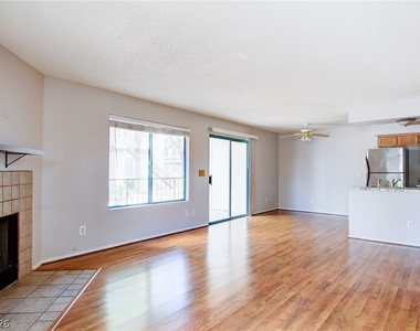 1575 W Warm Springs Road - Photo Thumbnail 8