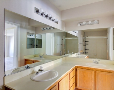 1575 W Warm Springs Road - Photo Thumbnail 3
