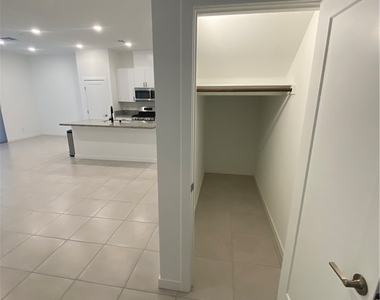 3211 Centano Avenue - Photo Thumbnail 36