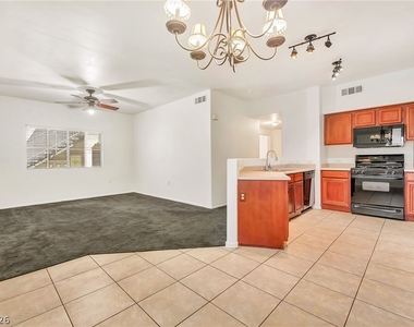 10245 S Maryland Parkway - Photo Thumbnail 6
