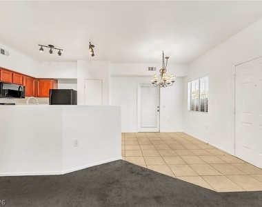 10245 S Maryland Parkway - Photo Thumbnail 4