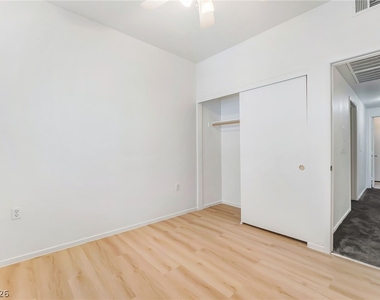 10245 S Maryland Parkway - Photo Thumbnail 22