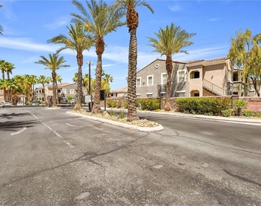 10245 S Maryland Parkway - Photo Thumbnail 25