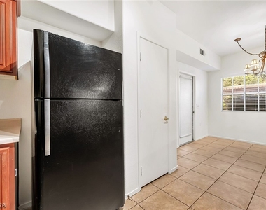 10245 S Maryland Parkway - Photo Thumbnail 8