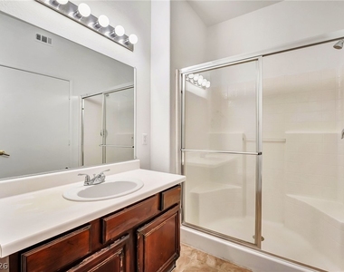 10245 S Maryland Parkway - Photo Thumbnail 21
