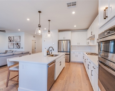 4228 Orchard Run Avenue - Photo Thumbnail 6