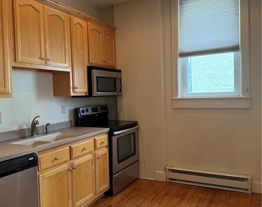 137 S Peterboro Street - Photo Thumbnail 7