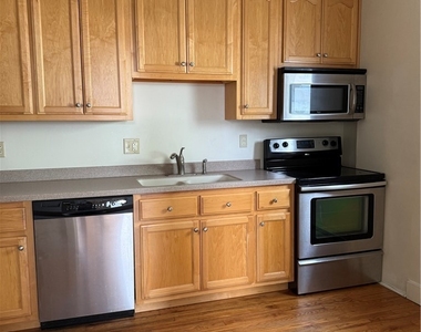 137 S Peterboro Street - Photo Thumbnail 6