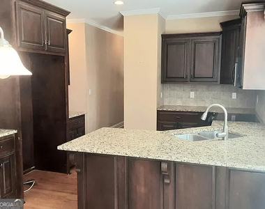 1070 Camden Park Drive - Photo Thumbnail 1
