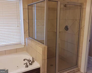 1070 Camden Park Drive - Photo Thumbnail 8