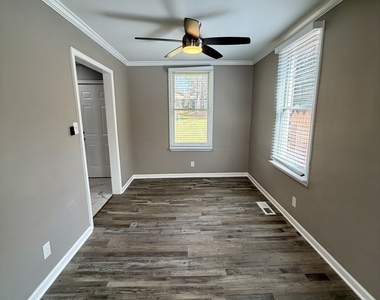 2912 Glenwood Avenue Se - Photo Thumbnail 8