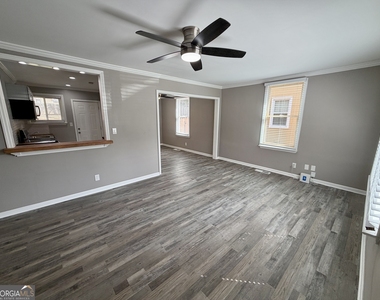 2912 Glenwood Avenue Se - Photo Thumbnail 6