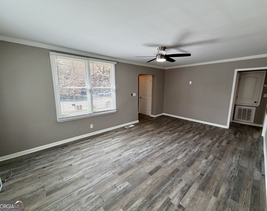 2912 Glenwood Avenue Se - Photo Thumbnail 4