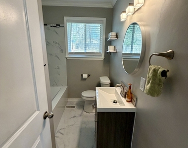 2912 Glenwood Avenue Se - Photo Thumbnail 13