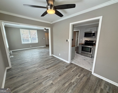2912 Glenwood Avenue Se - Photo Thumbnail 7