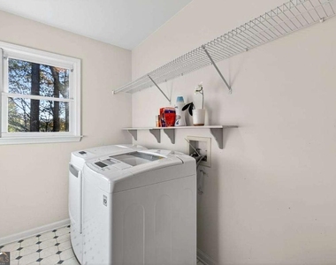 3378 Willbrooke Court - Photo Thumbnail 14