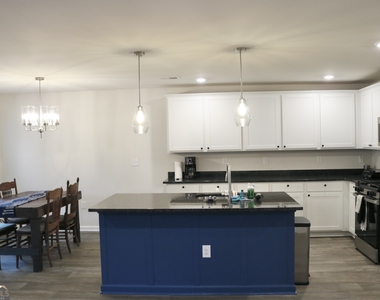 204 River Meadow Drive - Photo Thumbnail 5