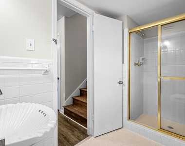 2922 Appling Way - Photo Thumbnail 6