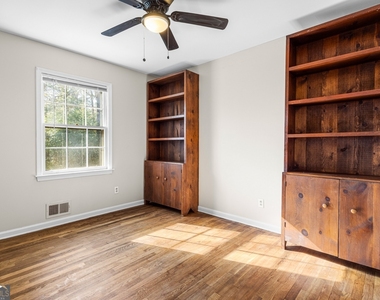 2922 Appling Way - Photo Thumbnail 8