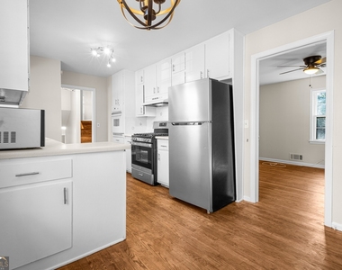2922 Appling Way - Photo Thumbnail 4