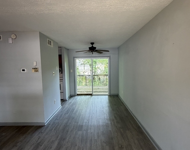 1045 Laurel Court Nw - Photo Thumbnail 2
