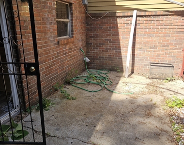 1987 Whitehall Forest Court Se - Photo Thumbnail 18