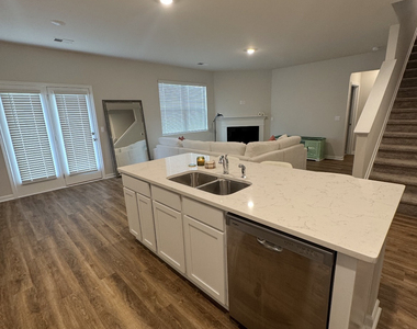 272 Abbott Road - Photo Thumbnail 9