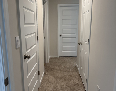 272 Abbott Road - Photo Thumbnail 11