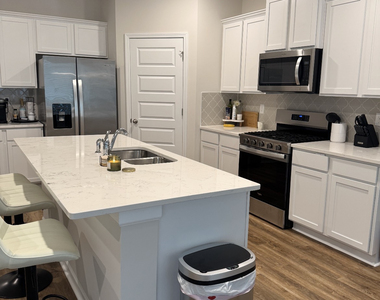 272 Abbott Road - Photo Thumbnail 6