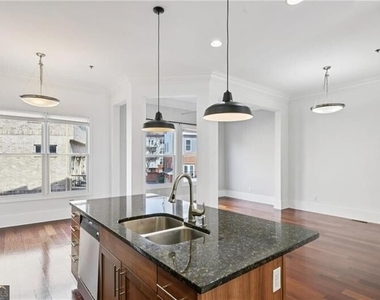 745 Fountainhead Lane Ne - Photo Thumbnail 9
