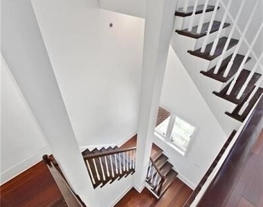 745 Fountainhead Lane Ne - Photo Thumbnail 25
