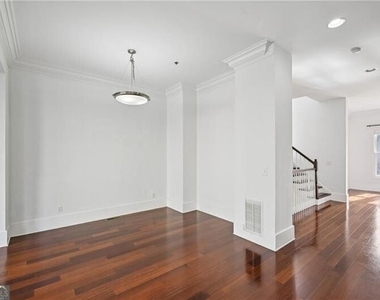 745 Fountainhead Lane Ne - Photo Thumbnail 14