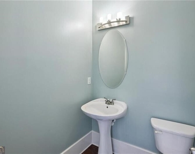 745 Fountainhead Lane Ne - Photo Thumbnail 18