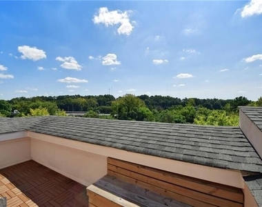 745 Fountainhead Lane Ne - Photo Thumbnail 36