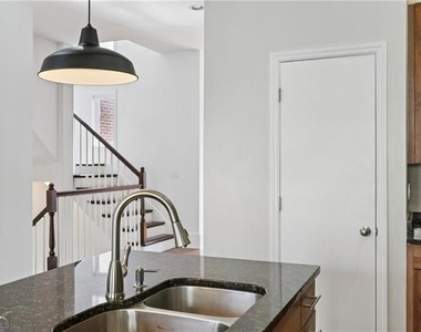 745 Fountainhead Lane Ne - Photo Thumbnail 16