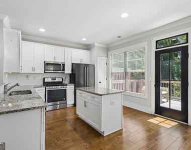 2424 Misty Hollow Place - Photo Thumbnail 9