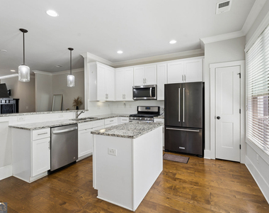 2424 Misty Hollow Place - Photo Thumbnail 10