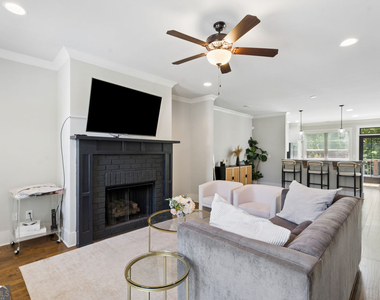 2424 Misty Hollow Place - Photo Thumbnail 4