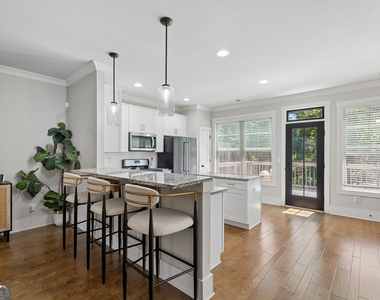 2424 Misty Hollow Place - Photo Thumbnail 8