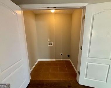 500 Dove Way - Photo Thumbnail 14